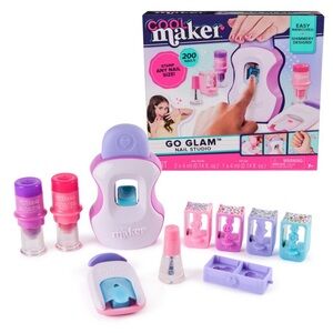 NWT Cool Maker Go Glam Nail Studio